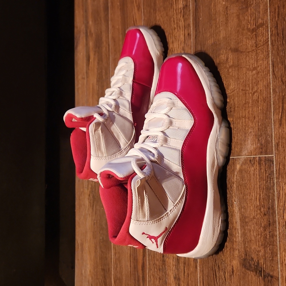 Jordan Men's White and Red High-Top Sneakers